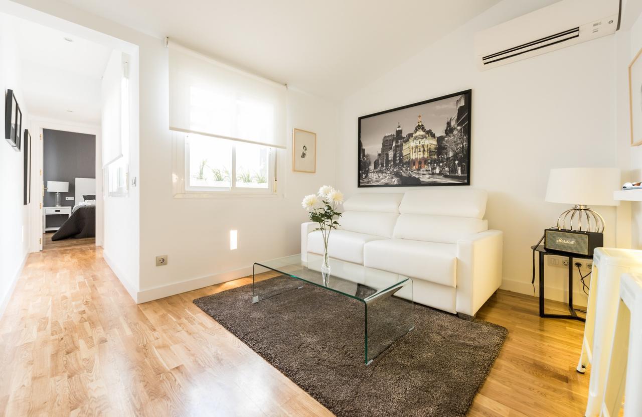 Latina Suite Madrid Exterior foto